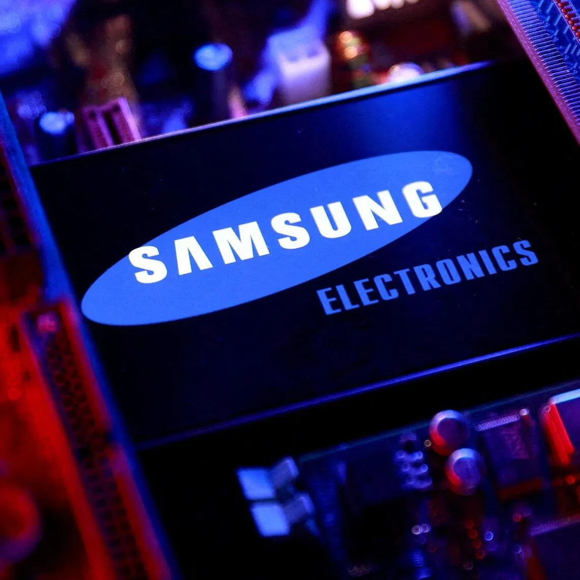 This would mark a third consecutive quarter of record operating profit for Samsung, reflecting a prolonged memory shortage due to booming demand for AI.