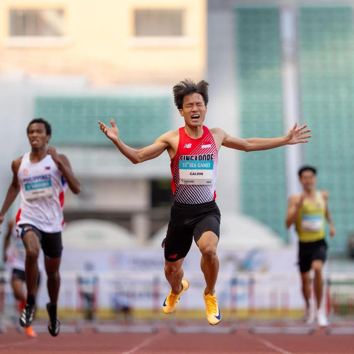 Calvin Quek after winning gold in the men’s 400m hurdles at the 2025 SEA Games in Thailand.