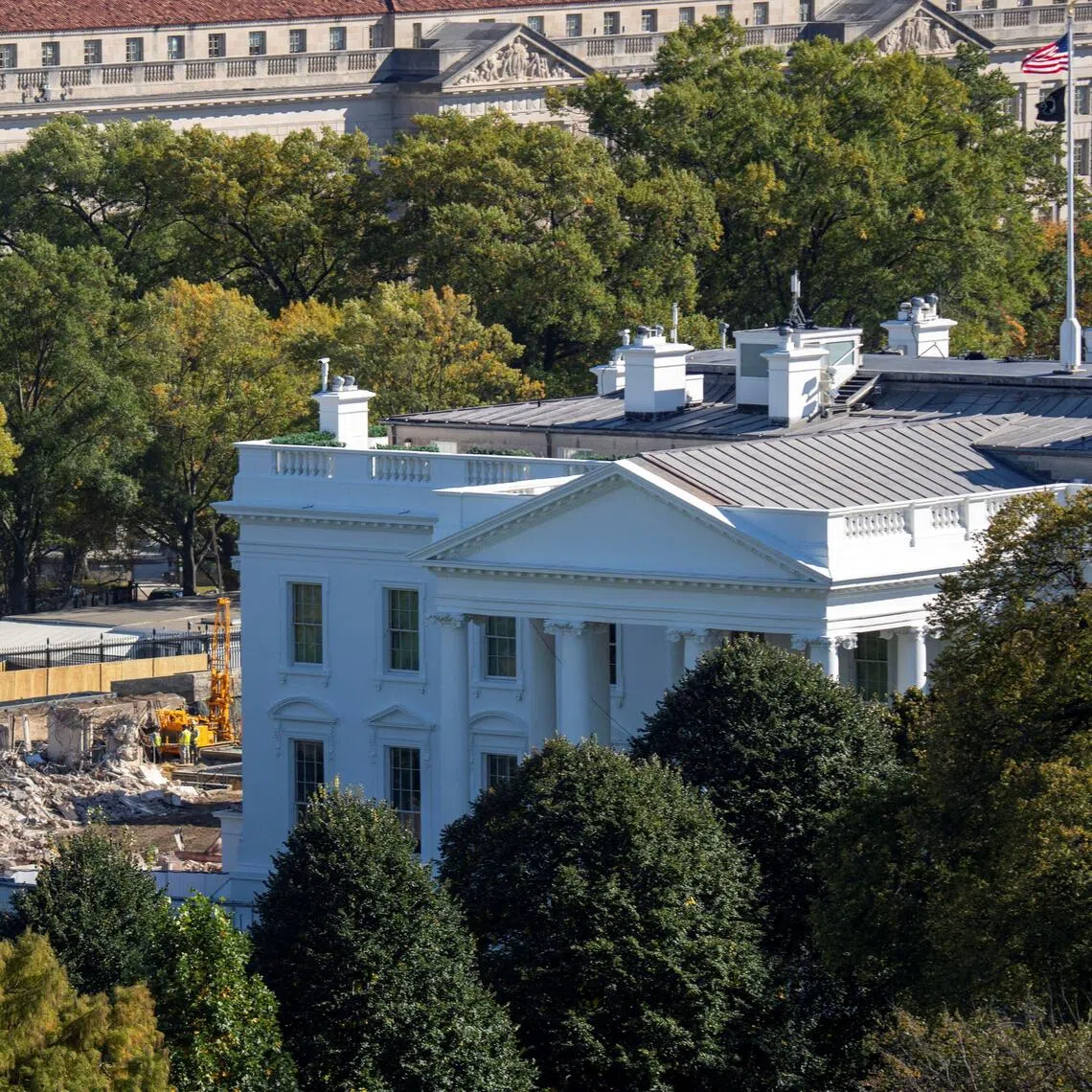 The change comes after the Washington Post reported Mr Donald Trump and the previous architect disagreed about the size and scope of the addition.