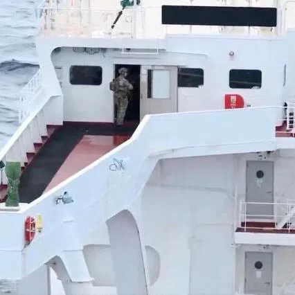 US forces board the vessel Veronica III, which according to the US Department of Defence had tried to defy US President Donald Trump's quarantine.