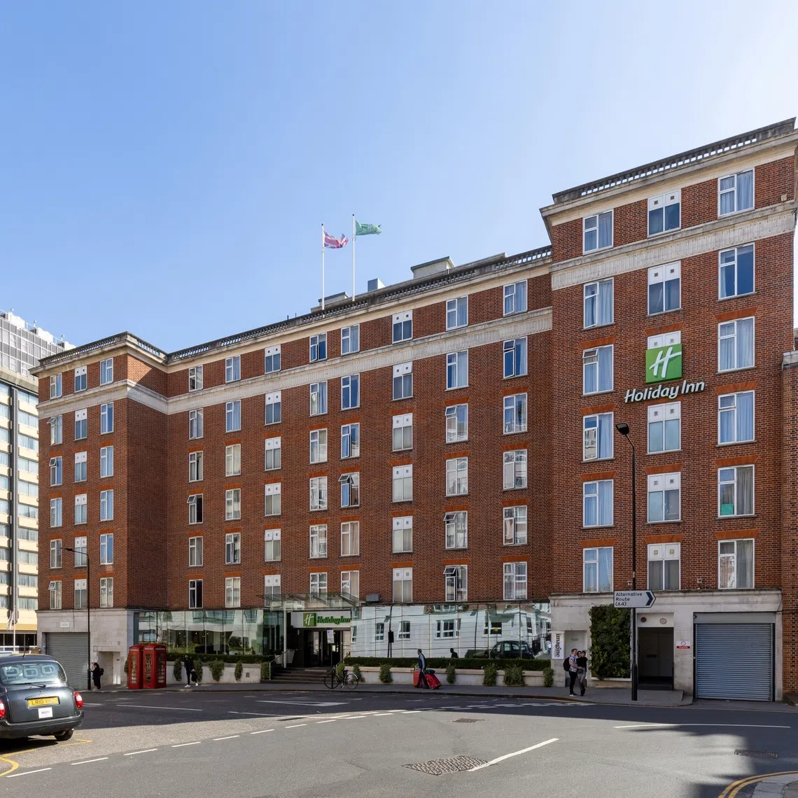 Holiday Inn London on Kensington High Street is freehold with 706 rooms, and is located a 15-minute walk from exhibition centre Olympia London.