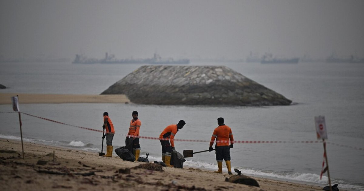 East Coast Park closed after oil spill cleanup | The Straits Times