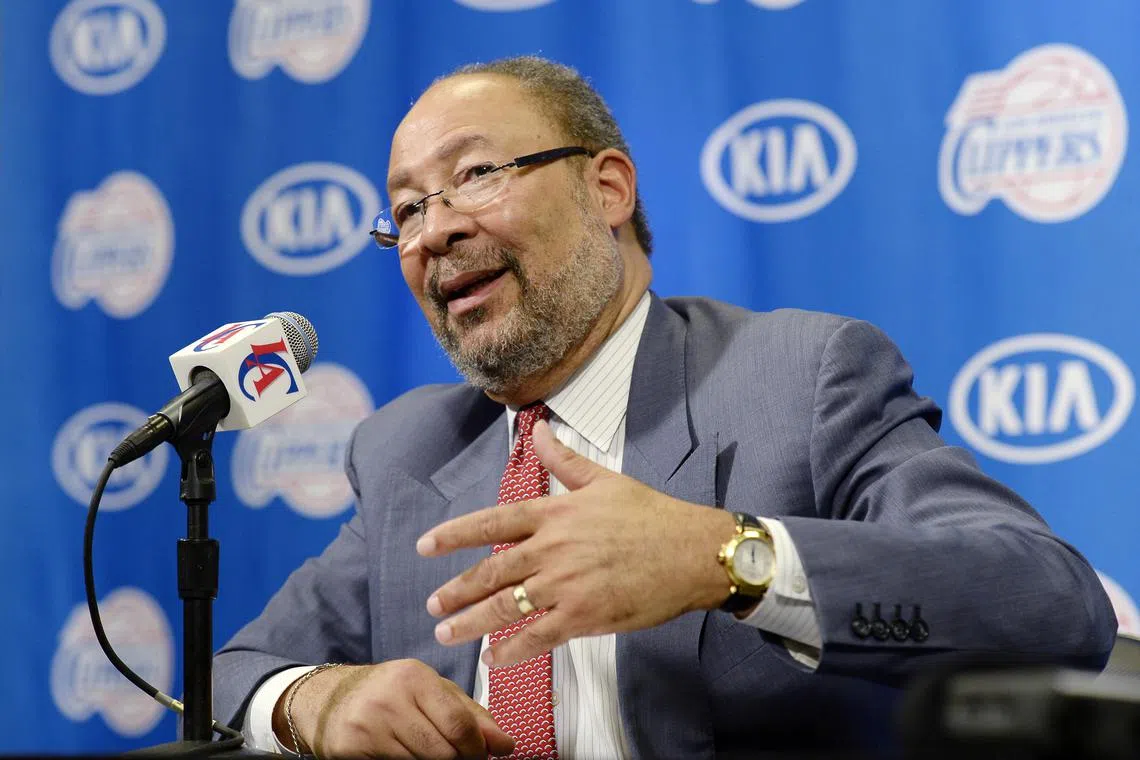 FILE PHOTO: Richard Parsons speaks during a news conference at Staples Center in Los Angeles, California May 12, 2014. REUTERS/Kevork Djansezian/File Photo