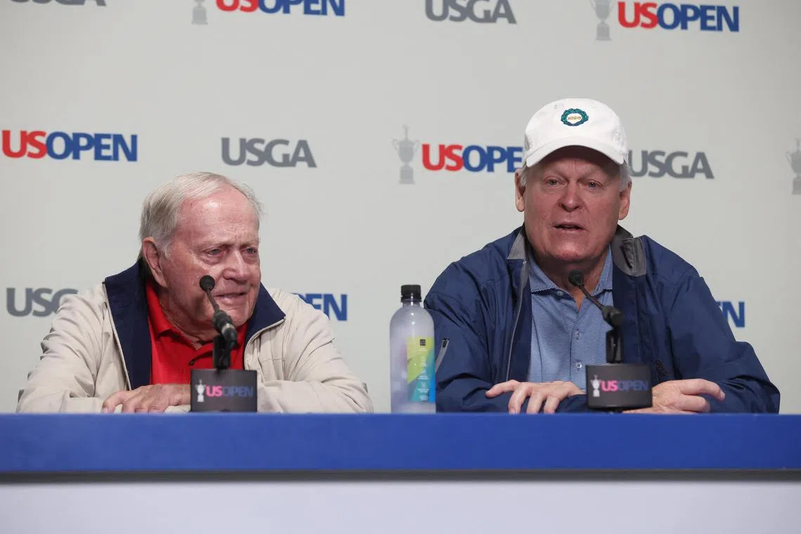 Jack Nicklaus and Johnny Miller speak at a press conference during the third round of the US Open.