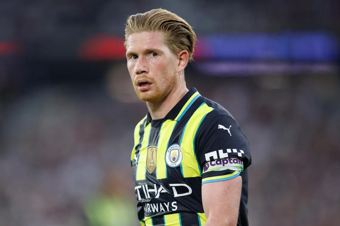 Belgium and Manchester City player Kevin De Bruyne says that Fifa and Uefa "keep adding extra matches" with little regard for player welfare. 
