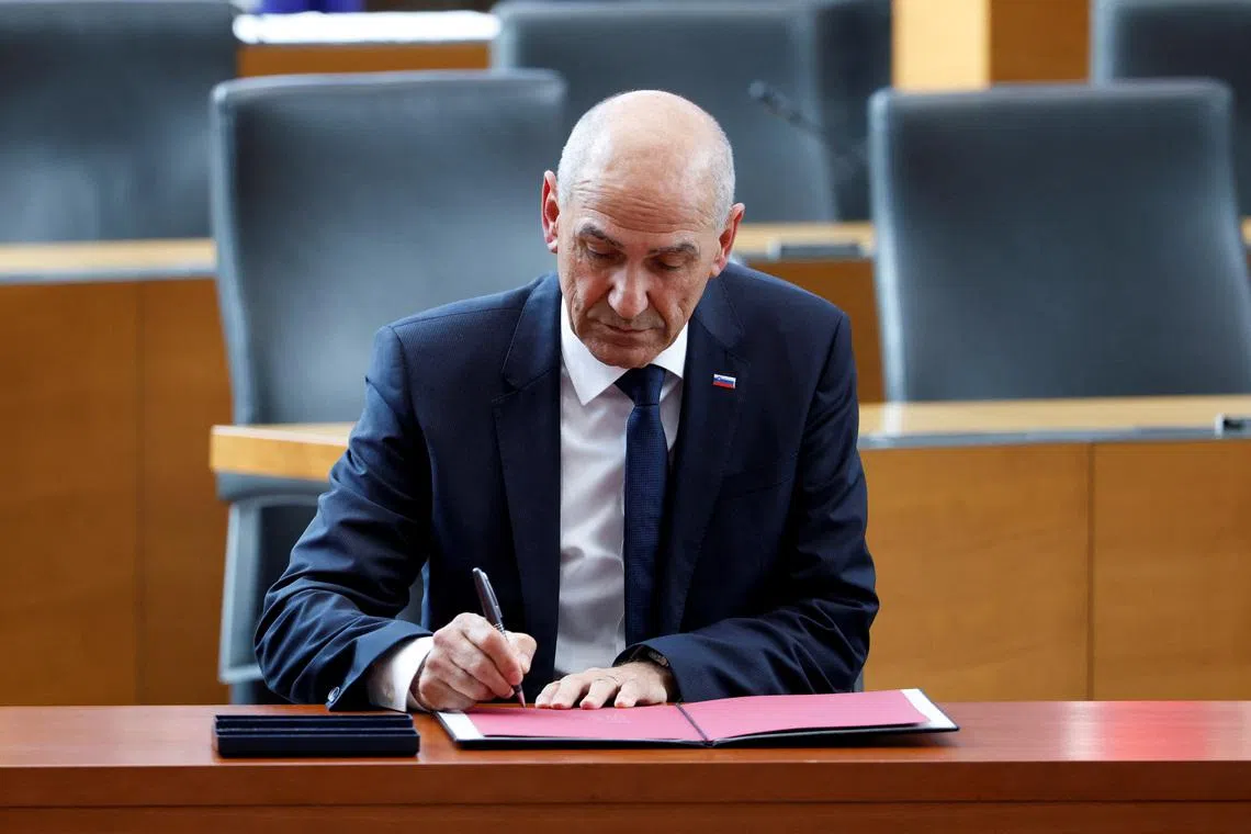 Slovenia lifts ban on arms trade with Israel