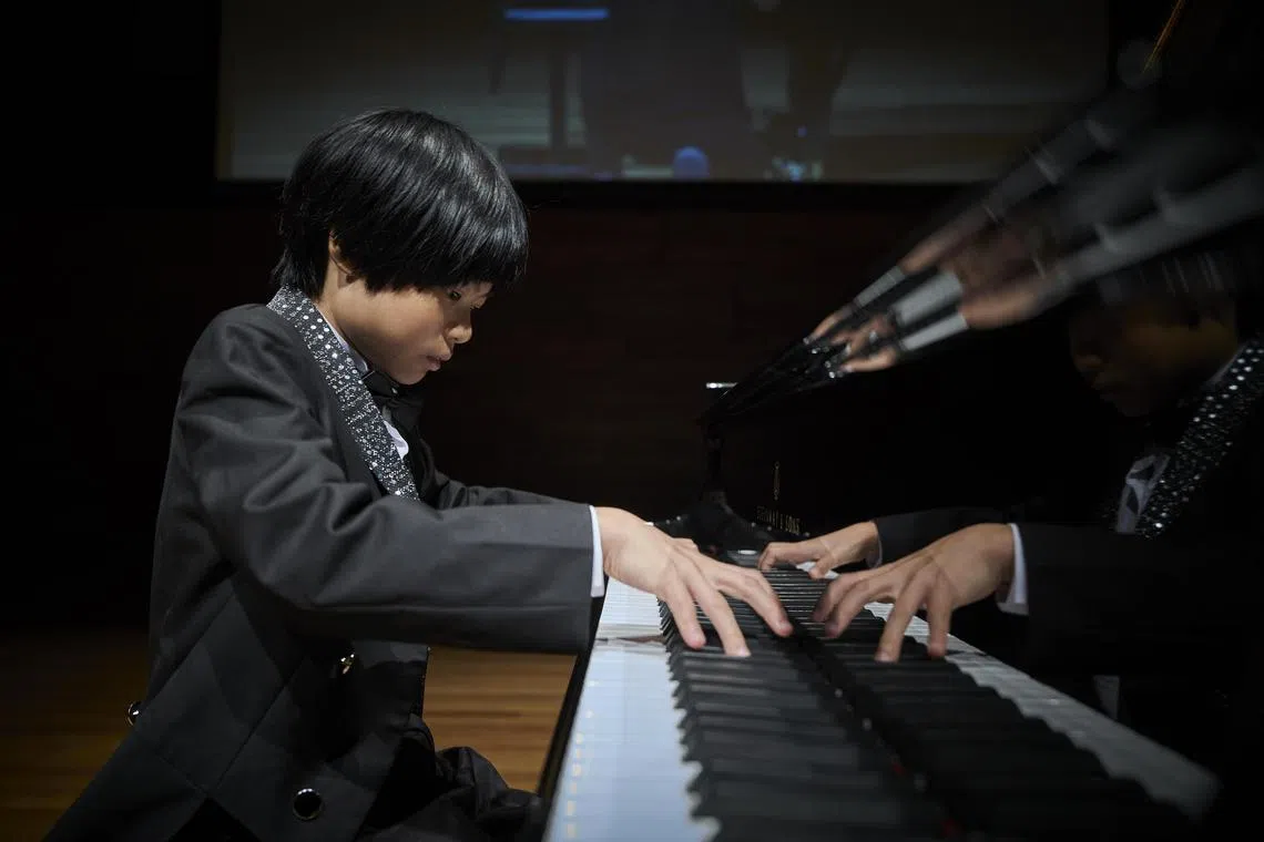 tllee04 - Pianist Mikkel Myer Lee, 12, played four of the 32 piano sonatas of Ludwig van Beethoven at a concert on Dec 3. 

credit and copyright Munster
For Life float