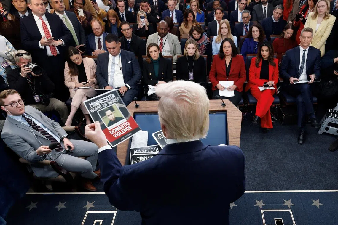 وطن نيوز – يقول البيت الأبيض إن ترامب ليس لديه “خطط رسمية” لنشر ICE في مراكز الاقتراع