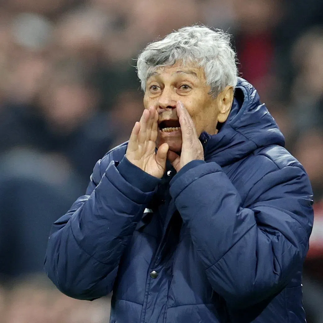 FILE PHOTO: Soccer Football - FIFA World Cup - UEFA Qualifiers - Semi Final - Turkey v Romania - Tupras Stadyumu, Istanbul, Turkey - March 26, 2026   Romania coach Mircea Lucescu reacts REUTERS/Murad Sezer/File Photo