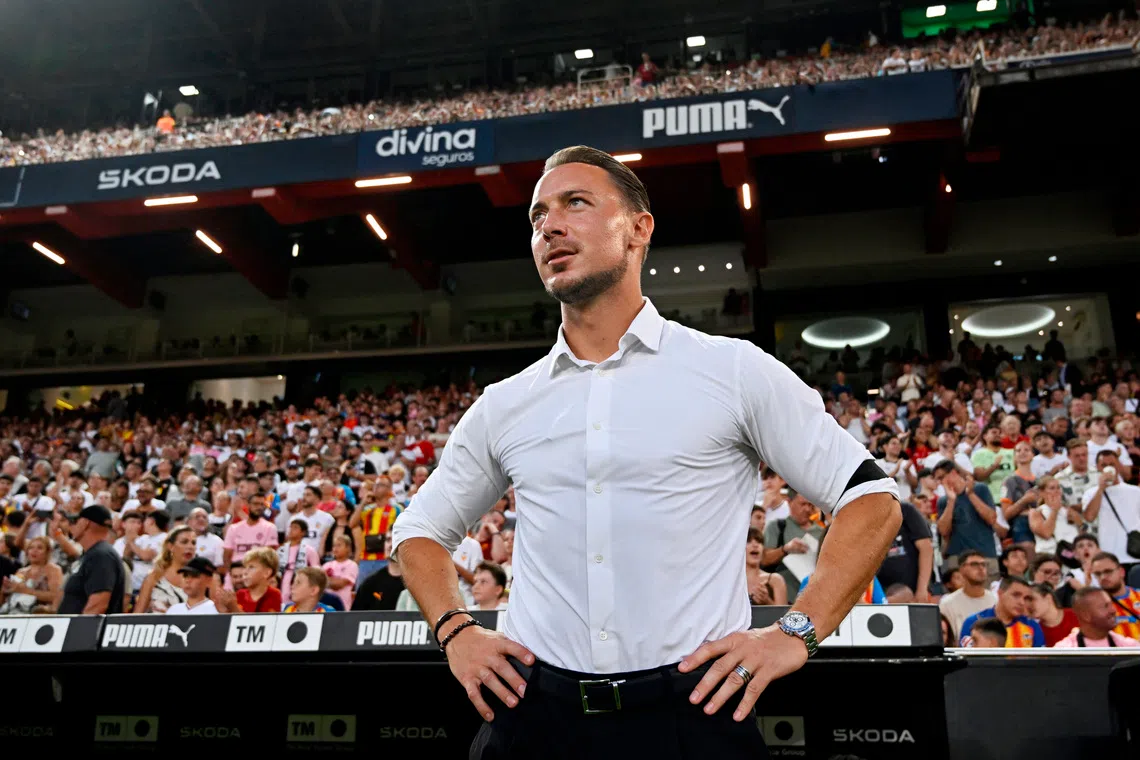 Soccer Football - Pre Season Friendly - Valencia v Newcastle United - Estadio de Mestalla, Valencia, Spain - August 8, 2026 Newcastle United manager Matthias Jaissle looks on before the match REUTERS/Pablo Morano