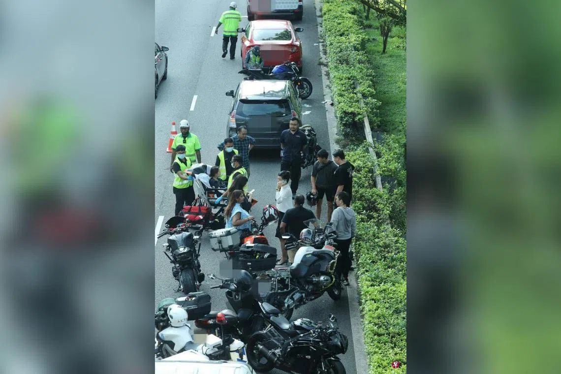 The accident caused a traffic jam that spanned 100m and lasted for about an hour. 