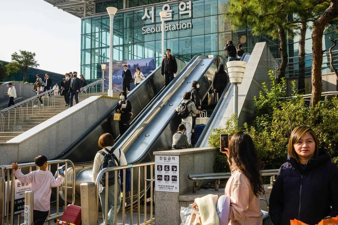 According to 2021 data, based on a sample of 70,266 South Korean respondents, the ratio of thinking to feeling traits is 3.3 to 6.7.