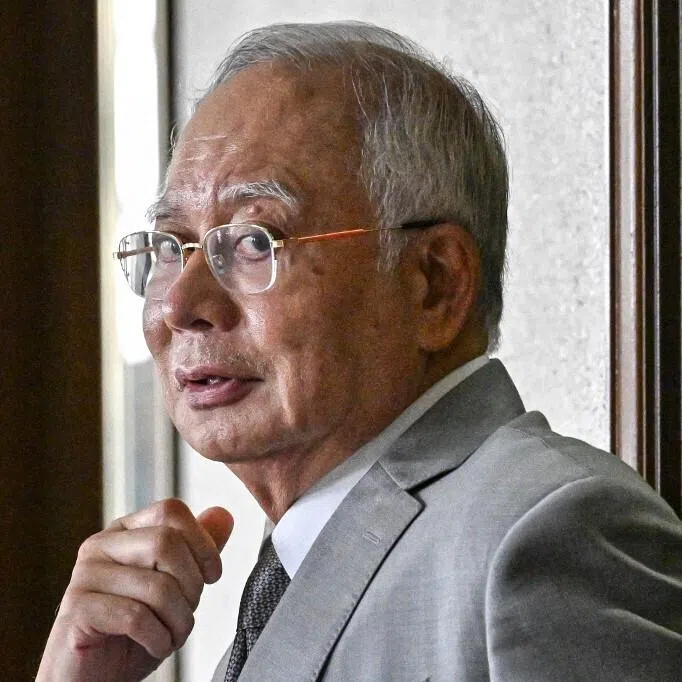 Najib’s medical team previously identified coronary blockages that warranted further evaluation through an angiogram.