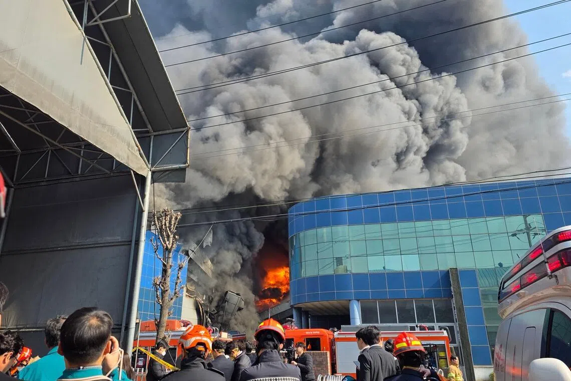 Heavy smoke rising following a fire at a car parts plant in Daejeon on March 20, 2026. 