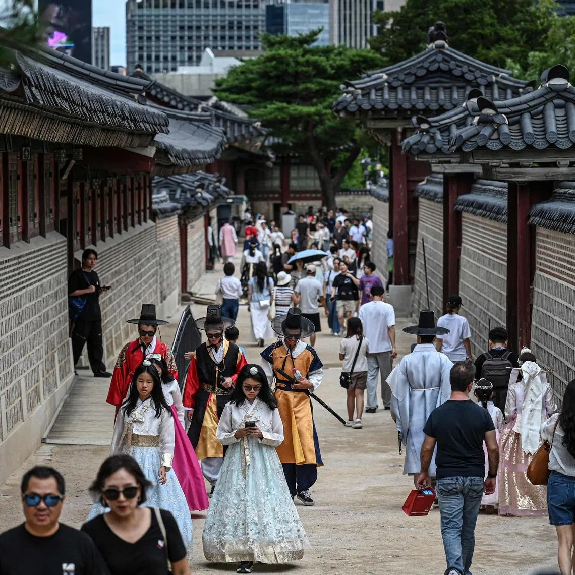 Seoul has taken the top spot for mainland Chinese visitors this summer.