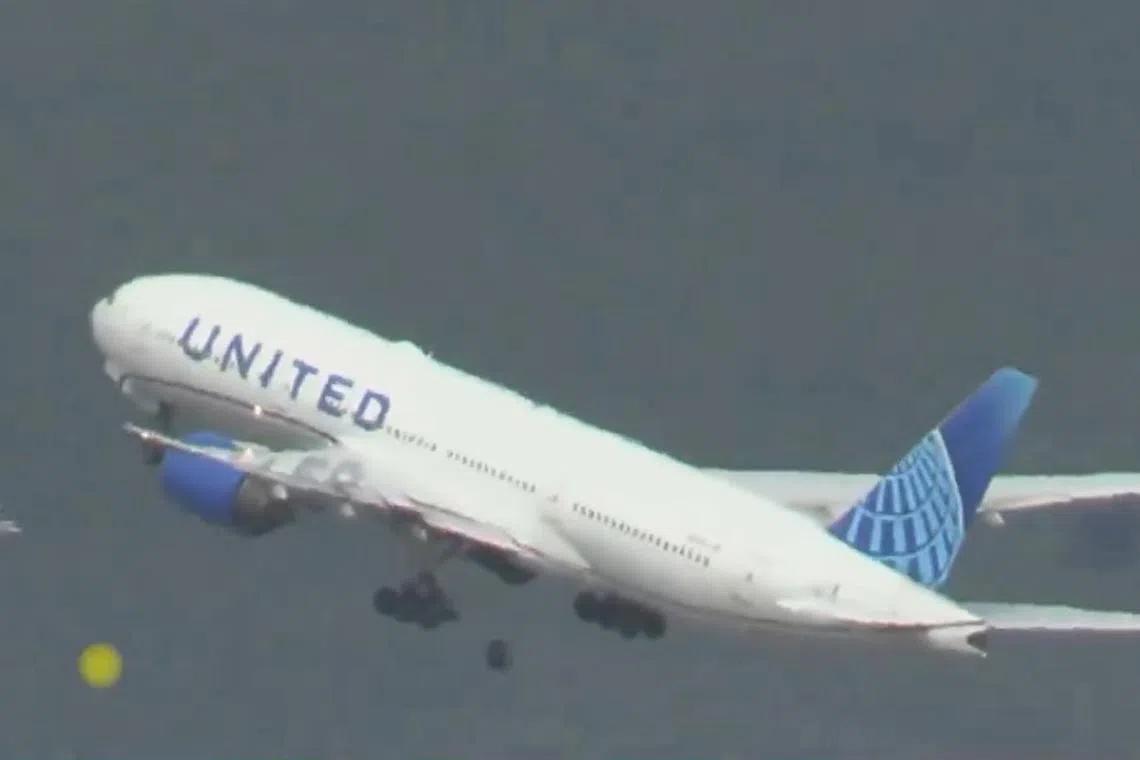 A video posted by RadarBox captured the moment a tire fell from an Osaka-bound United Airlines plane. 
