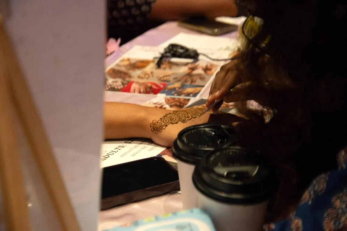Henna at the Indian Inks Deepavali Pop-up in 2025.