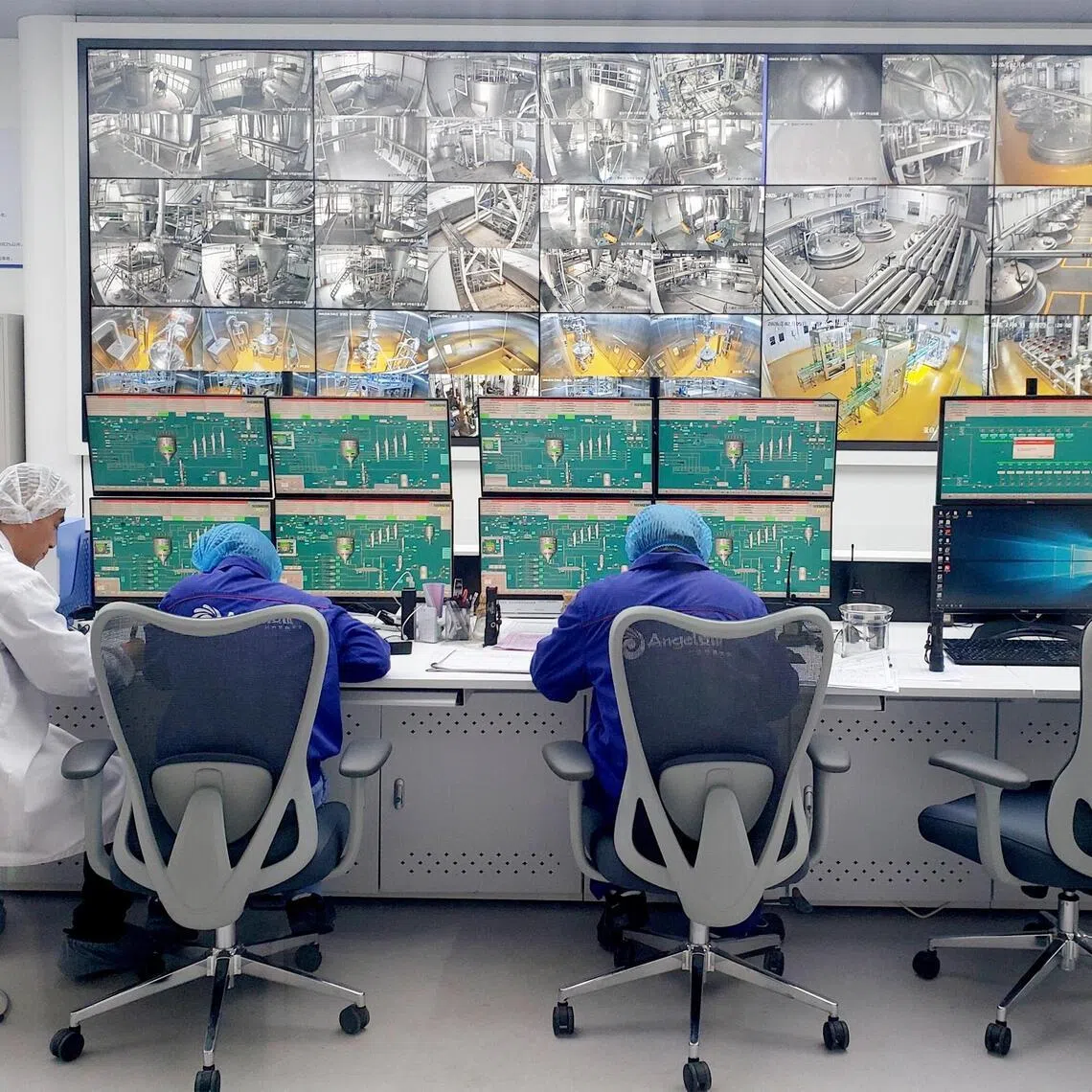 azcience02 - Staff at work at the the New Protein Food Science and Technology Innovation Base in Beijing, China’s first public-private innovation centre for animal-free proteins.
Credit - Good Food Institute APAC