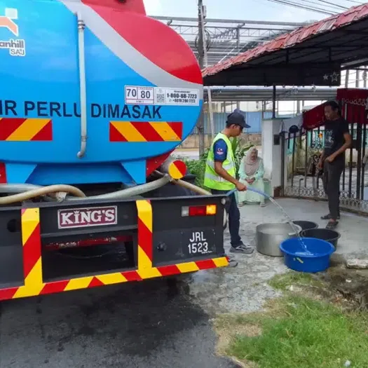 A Ranhill SAJ spokesman said the company is in the midst of restoring water supply in the affected areas and advised the public to save water.