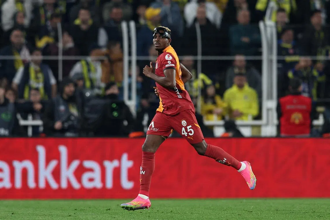 FILE PHOTO: Soccer Football - Turkish Cup - Quarter Final - Fenerbahce v Galatasaray - Sukru Saracoglu, Istanbul, Turkey - April 2, 2025 Galatasaray's Victor Osimhen celebrates scoring their first goal REUTERS/Umit Bektas/File Photo