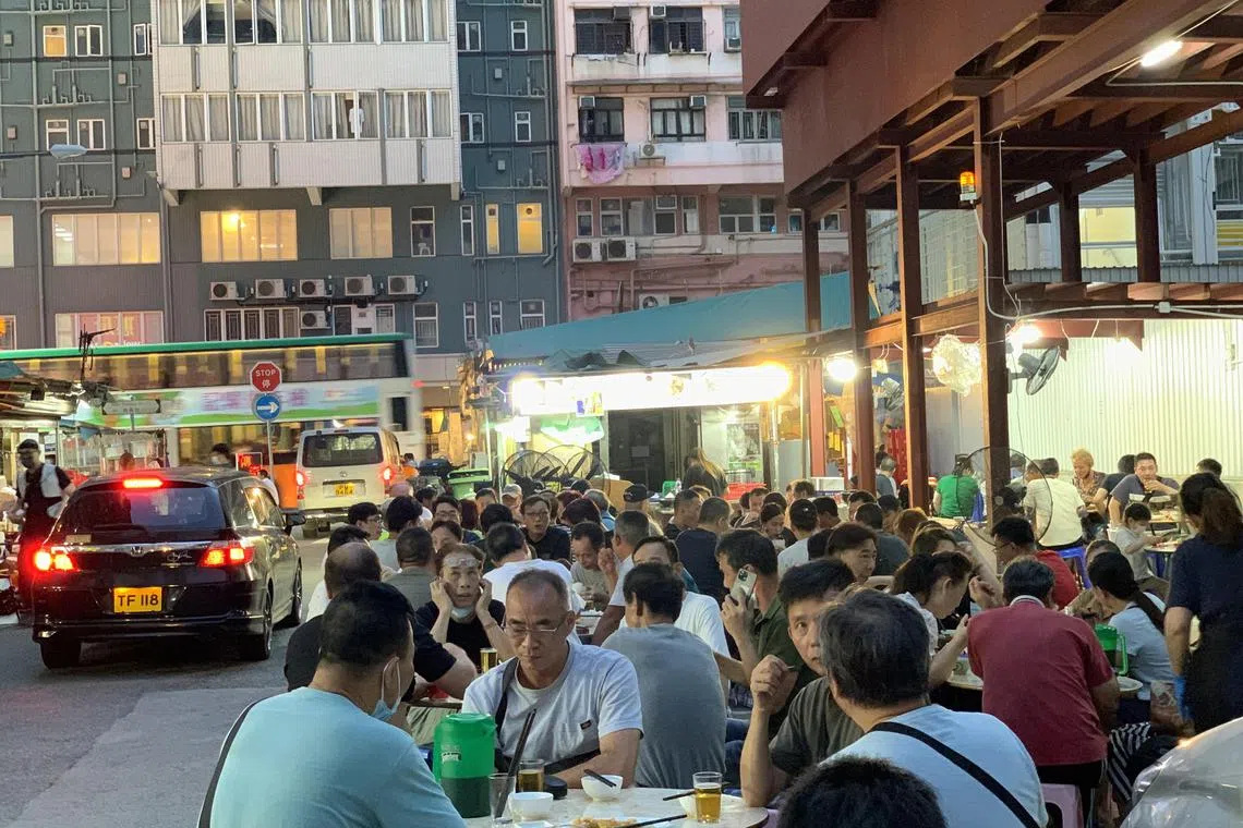 Despite their popularity, the Hong Kong street food stalls  known as dai pai dong have become scarce. 