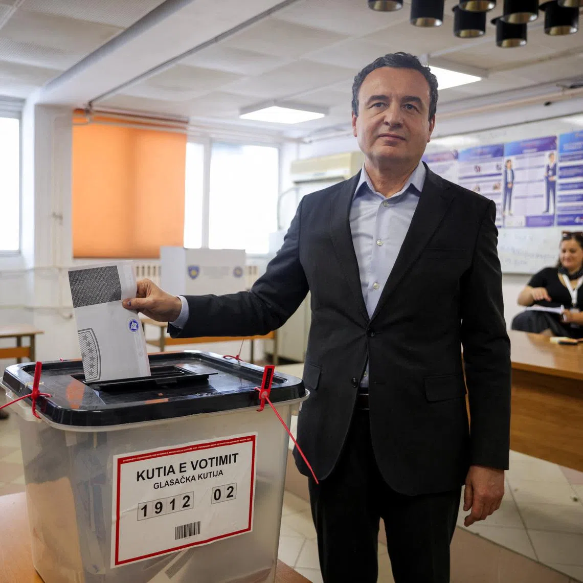 Kosovo's acting Prime Minister and Levizja Vetevendosje (Movement for Self-Determination) party leader Albin Kurti votes during a snap parliamentary election in Pristina, Kosovo, June 7, 2026. REUTERS/Valdrin Xhemaj