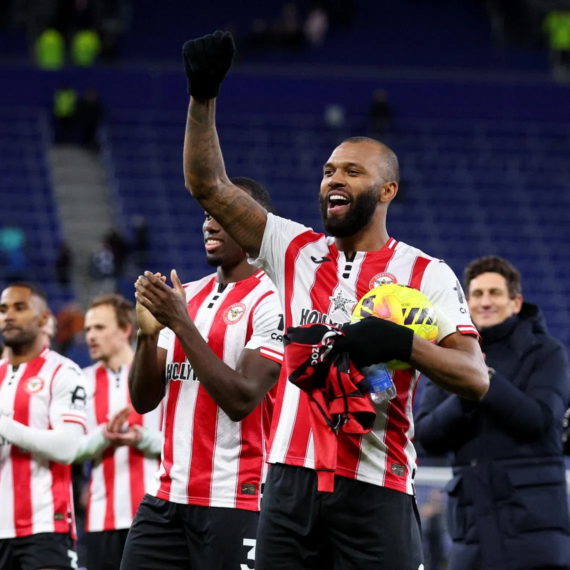 Soccer Football - Premier League - Everton v Brentford - Hill Dickinson Stadium, Liverpool, Britain - January 4, 2026  Brentford's Igor Thiago celebrates with the match ball after scoring a hat-trick Action Images via Reuters/Ed Sykes