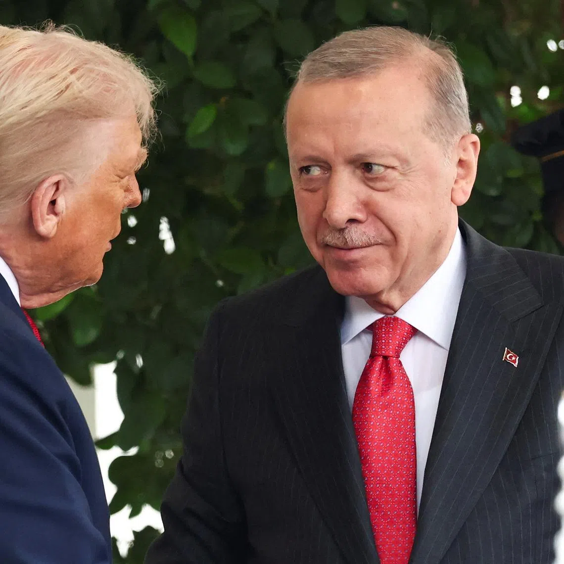 U.S. President Donald Trump welcomes Turkey's President Recep Tayyip Erdogan at the White House in Washington, D.C., U.S., September 25, 2025. REUTERS/Kevin Lamarque