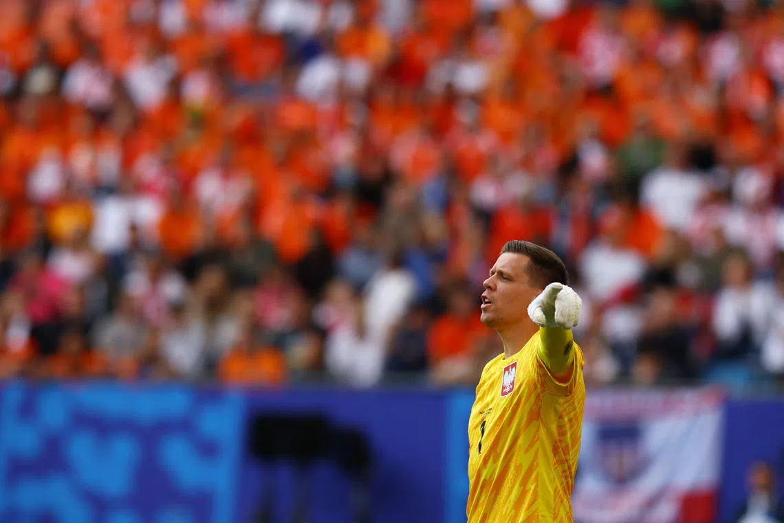 FILE PHOTO: Soccer Football - Euro 2024 - Group D - Poland v Netherlands - Hamburg Volksparkstadion, Hamburg, Germany - June 16, 2024 Poland's Wojciech Szczesny reacts REUTERS/Kacper Pempel/File photo
