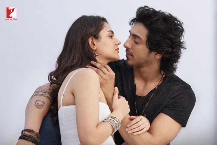 Poster for Saiyaara’s title track.