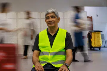 Veteran actor R. Chandran portrays Selva.