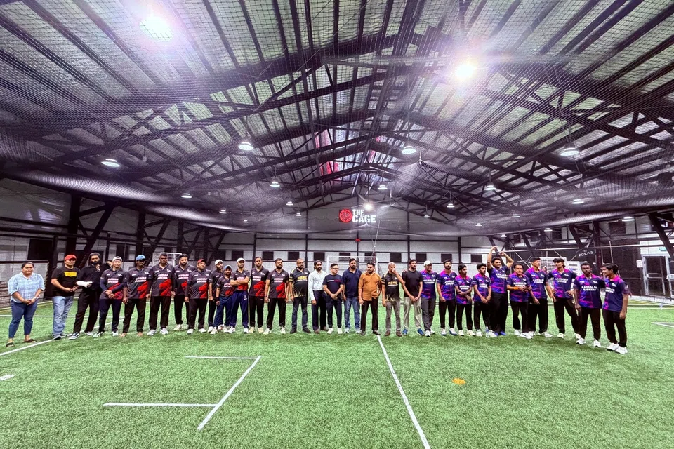 The teams line up before the start of the men’s final.