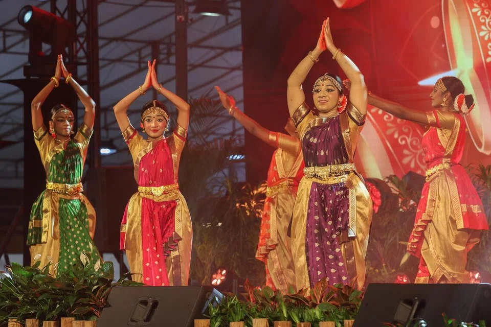 A variety of artistic performances delighted the audience at the event.