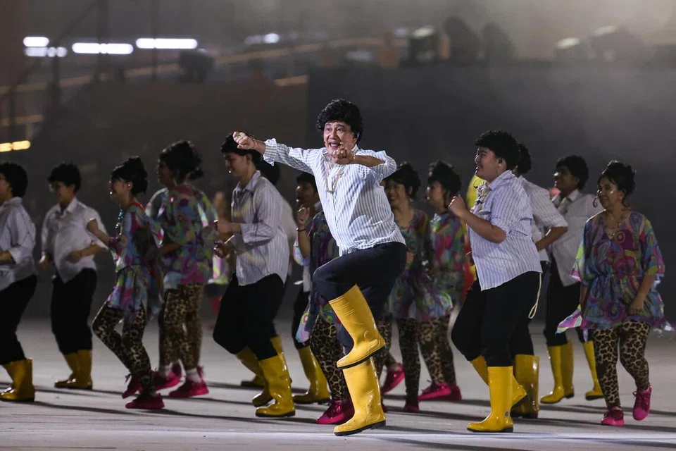 Gurmit Singh reprised his most famous role as Phua Chu Kang during the NDP 2026 show.
