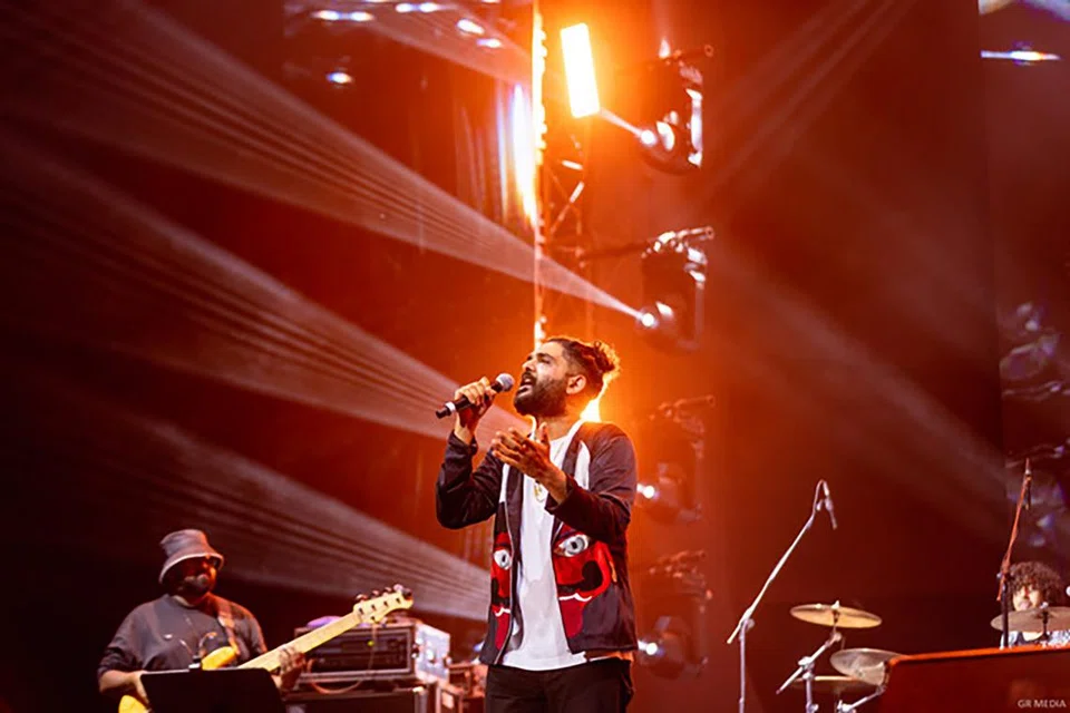 Sid Sriram to perform in Singapore.