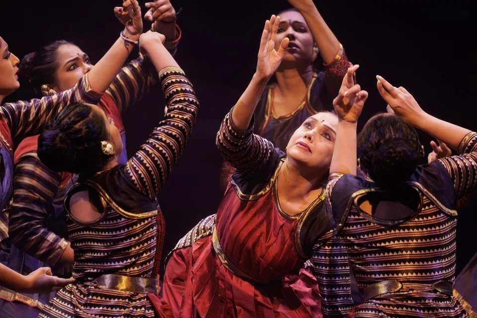 Guest choreographer Rama Vaidyanathan acknowledged that the production intentionally stretches the boundaries of Bharatanatyam vocabulary.
