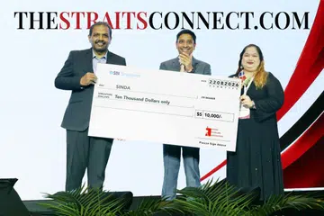 The  ISA made a contribution to the Singapore Indian Development Association (SINDA), reflecting its belief that professional success should also translate into giving back to society.