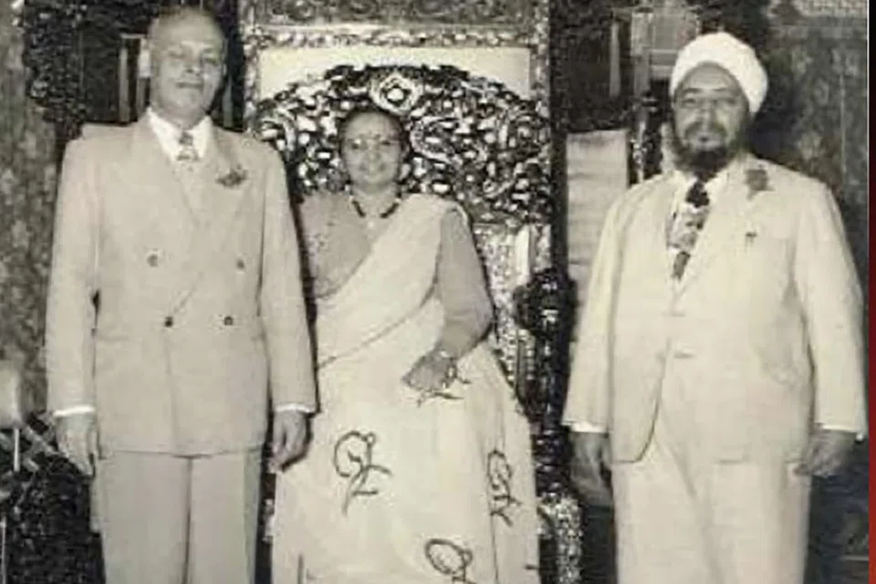Hardial Sing Bajaj (far right)