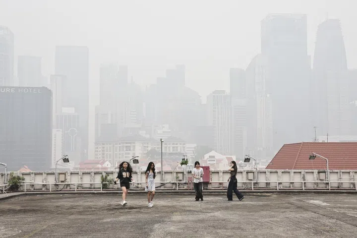 The haze seen from the People’s Park Complex in Chinatown at 1.45pm on Oct 14,  when Singapore’s  air pollution metrics reached their highest peaks of the year.