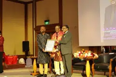 S A Nathanji, President of the Indian Hall Of Fame (centre), receiving the ‘Lifetime’ Award for his achievements from Dr Hamid Razak (left) and Justice Vinodh Coomaraswamy (right).