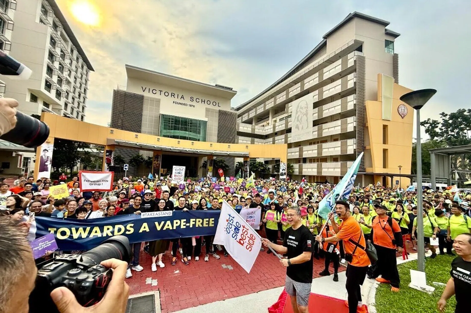 Minister Edwin Tong and filmmaker Jack Neo flagged off the Sunset Intergeneration Walk Towards a Vape-Free Singapore at Victoria School, where more than 1,000 residents, parents, and youth took part. The event, organised by the Character & Leadership Academy and East Coast GRC, aimed to raise awareness of vaping harms and strengthen community support for young people.