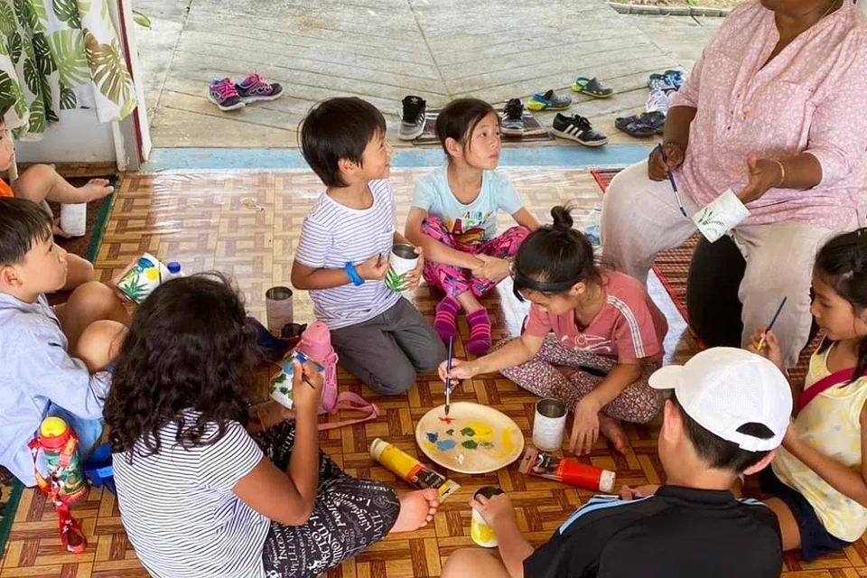 The Grow Lah! initiative is designed to be inclusive. Whether it is families looking for a meaningful activity, children learning about nature, seniors seeking a therapeutic hobby or residents living in HDB flats with limited space, microgreens offer an easy starting point.