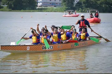 The winning Kulukiii team.