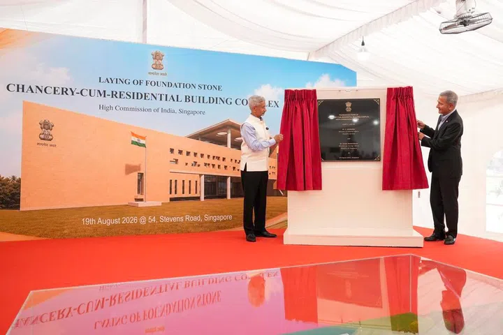 Dr S Jaishankar, Minister of External Affairs of India, and Dr Vivian Balakrishnan, Minister for Foreign Affairs of Singapore unveiled the plaque for a new office complex for the High Commission is being developed at 54 Stevens Road.