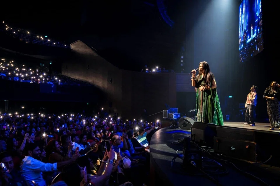 Shreya Ghoshal made a packed theatre feel intimate. 