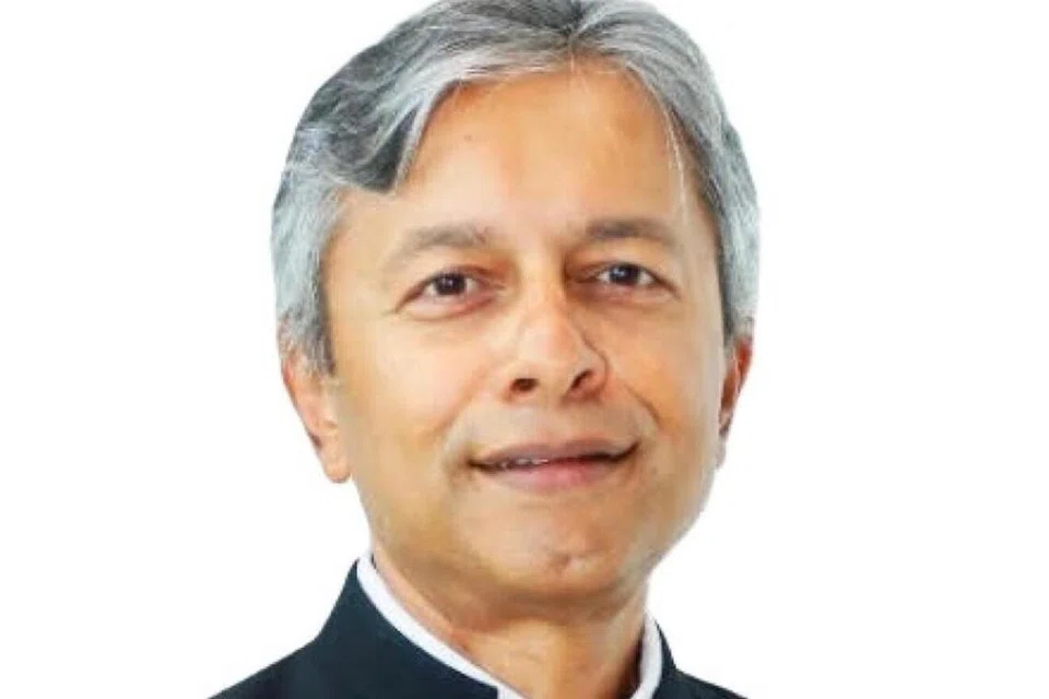 Mr P. Siva Shanmugam, Secretary of the Judicial Commission of Singapore, received the Gold Medal for Public Administration.