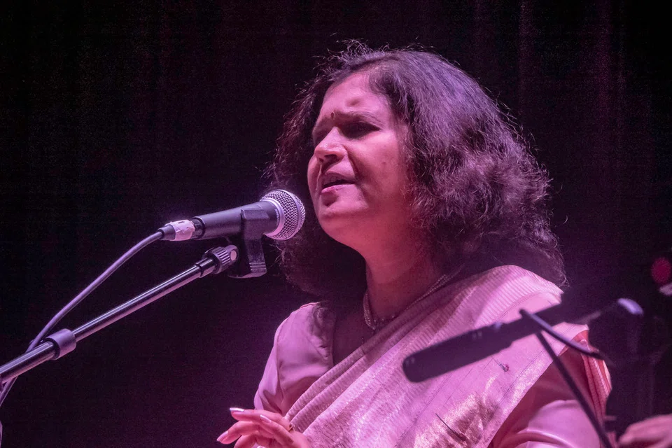Local artist Seema Ovalekar, who led the “Kabir Vani - Pearls of Wisdom” program.