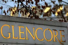 Radiant World owes Glencore a total of US$951 million, while Glencore owes Radiant World US$471 million.