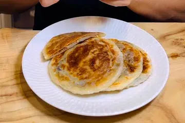 Hotteok made with instant prata dough.