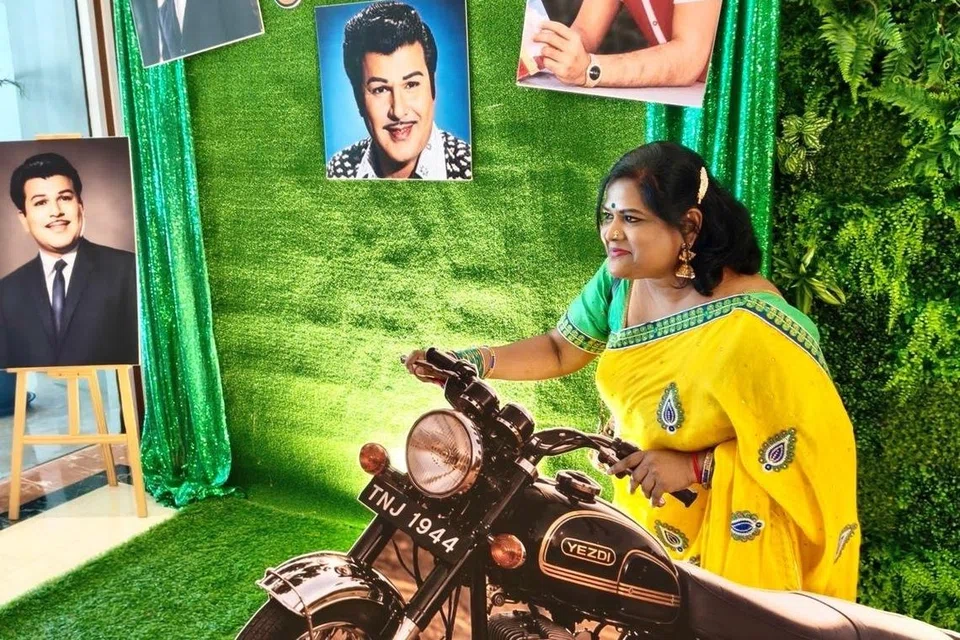 The auditorium’s foyer featured themed decorations, photo booths and memorabilia that recreated the atmosphere of Jaishankar’s cinematic world.